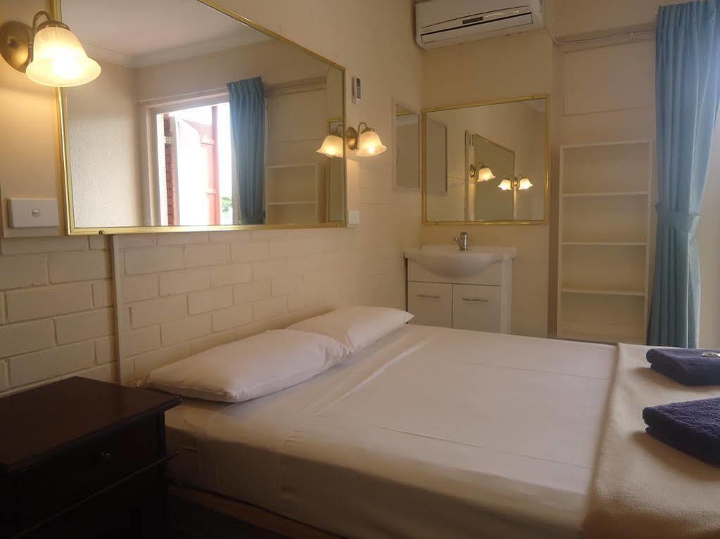 Kingsford Riverside Inn Brisbane Bagian luar foto